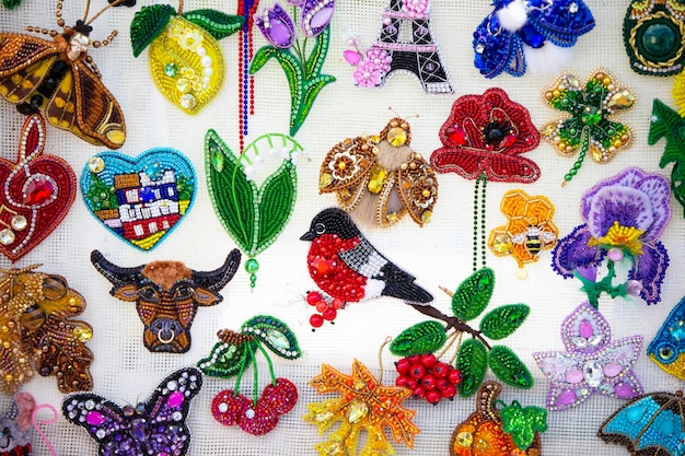 zbiór haftów różnego typu